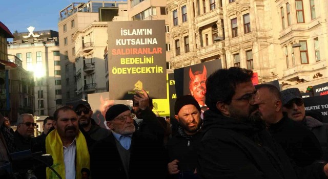 Fransız karikatür dergisi İstanbulda protesto edildi