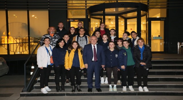 Galibiyeti kutladılar