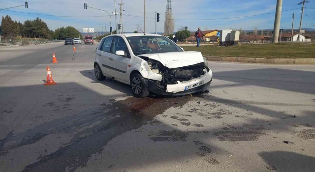 Gedizde trafik kazası, 2 yaralı
