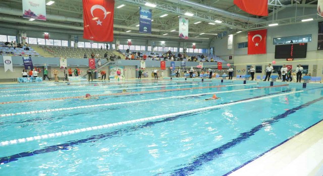 Geleneksel Ata yüzme şenlikleri coşkuyla başladı