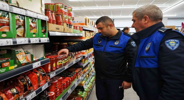 Gemlikte zabıta market denetiminde