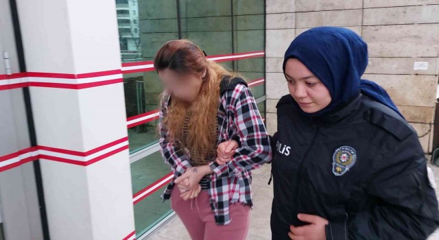 Genç kadın para kutusundan hırsızlıktan gözaltına alındı