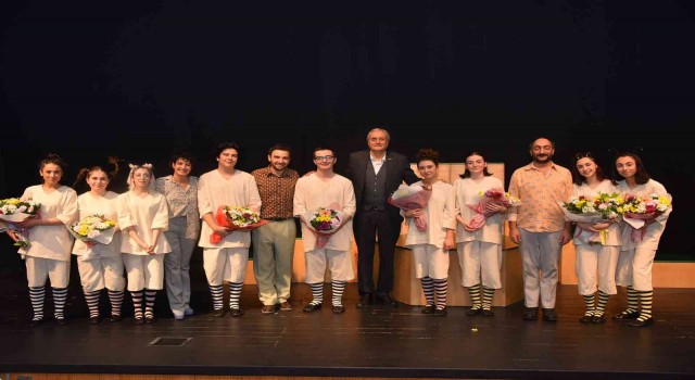 Gençlik Tiyatrosundan muhteşem performans