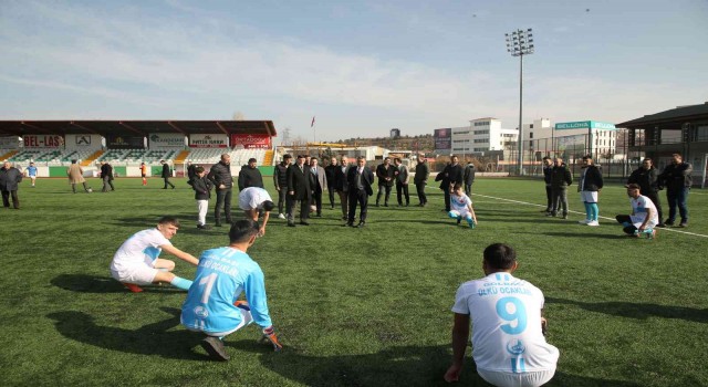 Gölbaşı Belediye Başkanı Şimşek, İlçe Ocaklar Futbol Turnuvası açılış maçına katıldı