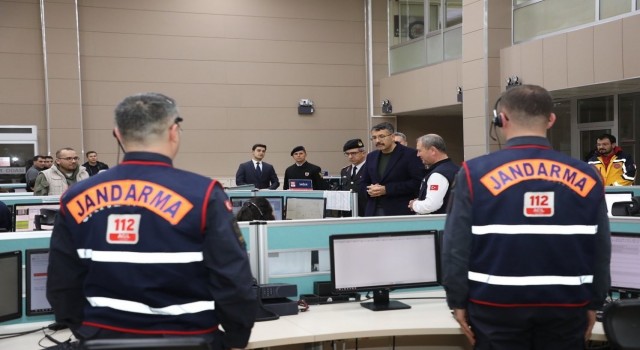 Görevi başındaki güvenlik güçlerine yeni yıl ziyareti
