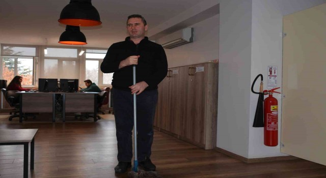 Görme engelli Mehmet Erik yaşadıkları zorlukları anlattı