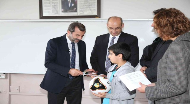 Gürsuda atıklar çocuklardan, biletler başkandan