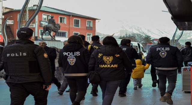 Hakkaride 80 personelle okul çevreleri denetlendi