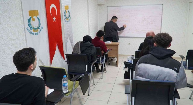 Haliliyede gençlere bilgisayar ve İngilizce kursu