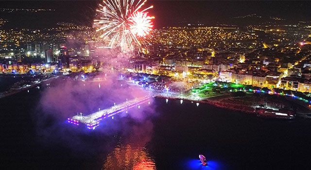 Hatay 2023'e havai fişek gösterileri ile girdi