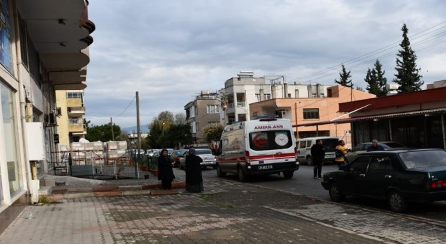Hatayda 4 çocuk annesi, apartman boşluğuna düşerek öldü