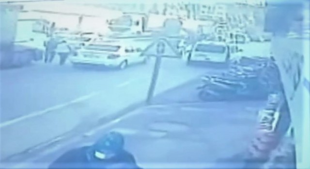 Hatayda hafriyat kamyonu karı kocaya çarptı: Kadın hayatını kaybetti, eşi yaralandı