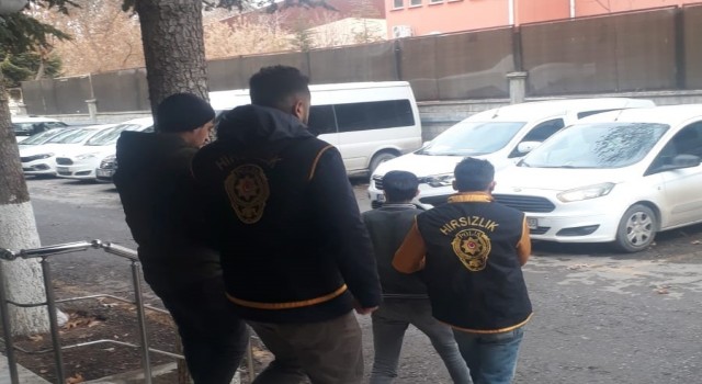 Hırsızlar 120 saatlik kamera kayıtlarının incelenmesi sonucu yakalandı