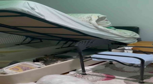 Hırsızları kapısını kırarak girdikleri gurbetçinin evini talan etti