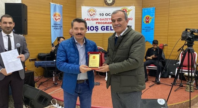 İHA Muhabiri Ahmet Arslantaşa plaket