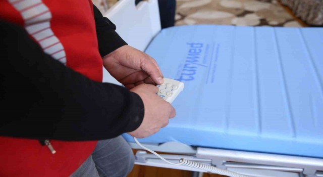 İhtiyaç sahiplerine hasta yatağı desteği