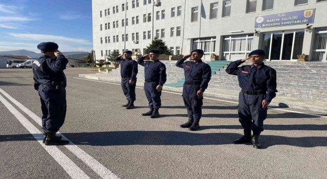 İkizler, aynı birlikte askerlik yapıyor