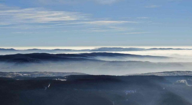 Ilgaz Dağının eteklerinde mest eden sis manzarası havadan görüntülendi