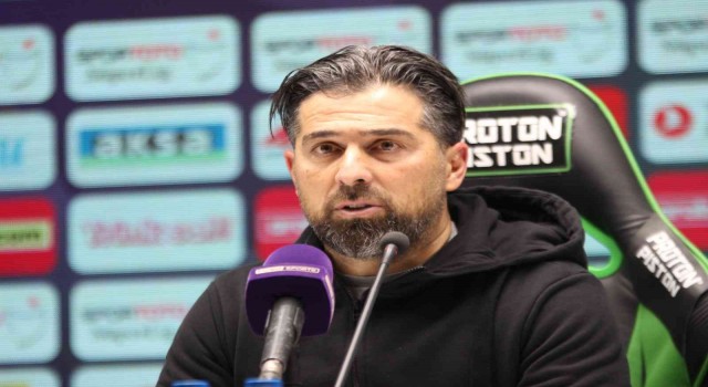 İlhan Palut: “Kazanılması gereken bir maç nasıl negatif bitirilebilir, dersini verdik”