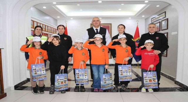 İlkokul öğrencileri askerlerle bir araya geldi