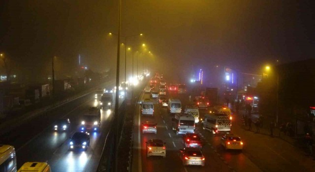 İstanbul Anadolu Yakasında sis etkisini sürdürüyor