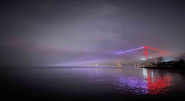 İstanbul Boğazında yoğun sis: Gemi trafiği çift yönlü olarak askıya alındı