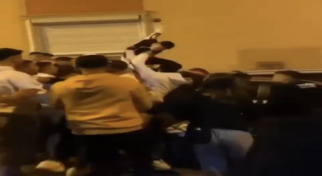 İstanbulda asker eğlencesinde korkutan anlar: Kimi kavga etti, kimi meşalelerle dans etti