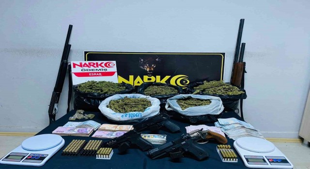 İzmir Kirazda uyuşturucu operasyonu: 2 gözaltı