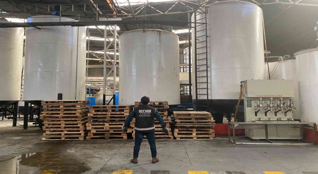 İzmirde 150 ton karışımlı akaryakıt ele geçirildi