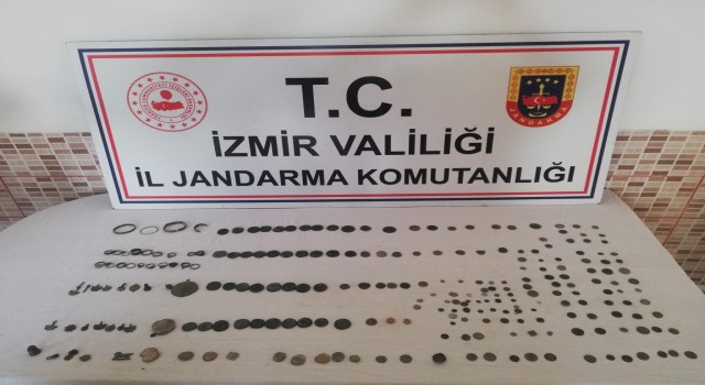 İzmirde 238 parça tarihi eser ele geçirildi
