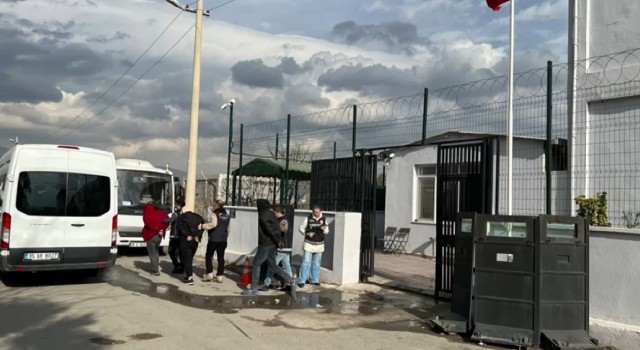 İzmirde insan kaçakçılarına operasyon: 6 tutuklama