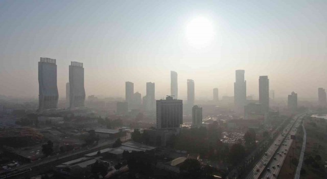 İzmirde sisli hava etkili oldu