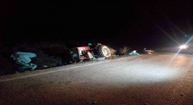 İzmirde yoldan çıkan traktör devrildi, 1 kişi hayatını kaybetti