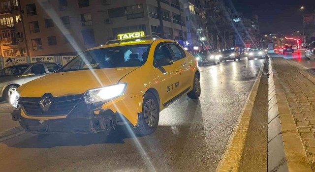 İzmirde yolun karşısına geçerken taksinin çarptığı kadın hayatını kaybetti