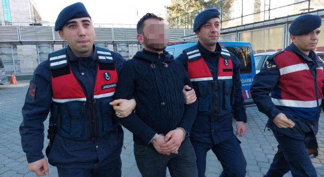 Jandarma evde ayakkabı kutusuna gizlenmiş uyuşturucu hap ele geçirdi