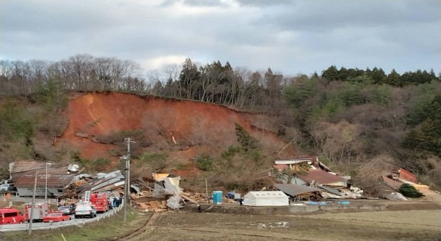 Japonyada heyelan: 10 ev toprak altında kaldı, 2 kişi kayıp