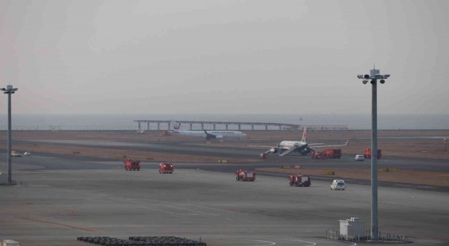 Japonyada yolcu uçağında bomba ihbarı paniği