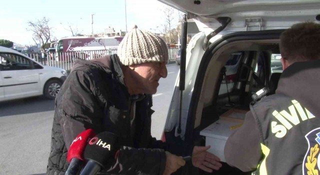 Kadıköyde ceza yiyen taksiciden polise çirkin tepki: “Yaz cezayı belki sana yıldız takarlar”