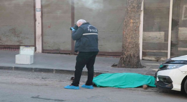 Kahramanmaraşta silahlı kavga: Baba olay yerinde, oğlu hastanede hayatını kaybetti