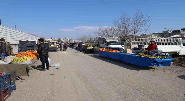 Kahtada yeni bir semt pazarı daha kuruldu