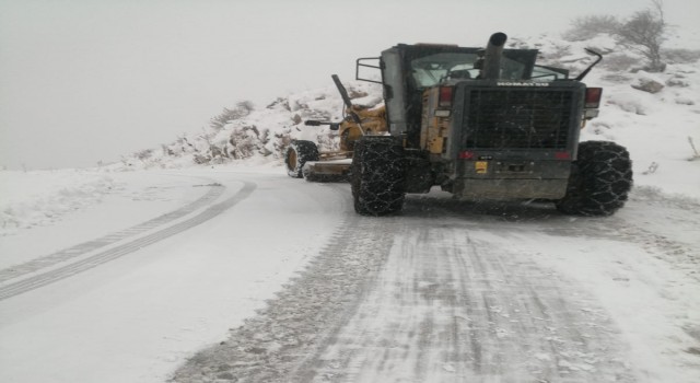 Kardan kapanan 116 mahallenin yolu ulaşıma açıldı