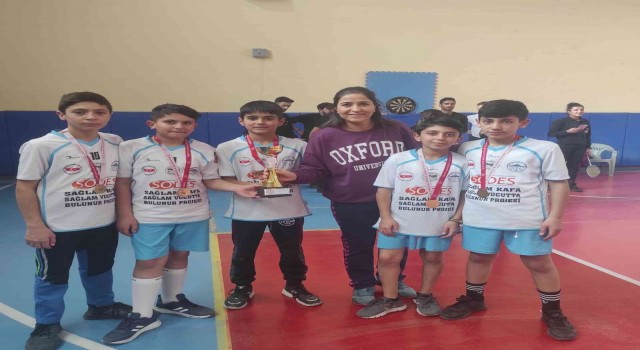 Karsta okullar arası Badiminton turnuvası sona erdi
