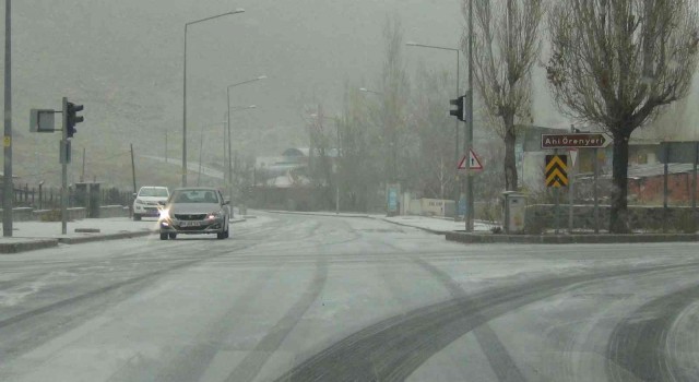 Karsta yağan kar kısa sürede eridi