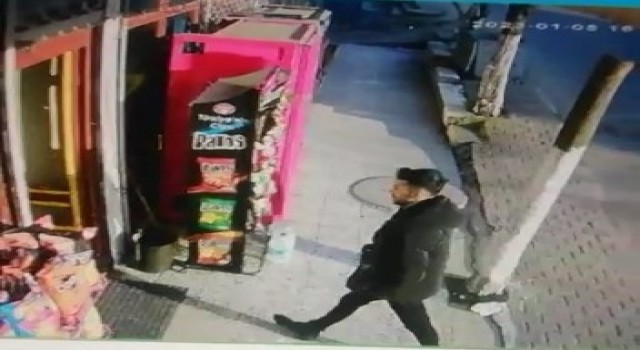 Kartalda 2 genç kızı öldüren katil zanlısı kamerada