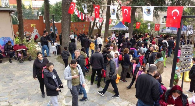 Kartalda ara tatile giren çocuklar için şenlik