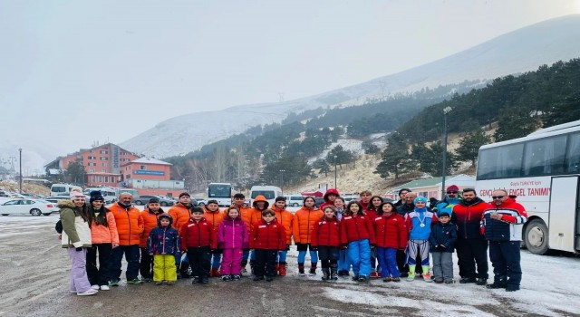 Kayakçılar Erzurumdan dereceyle döndü