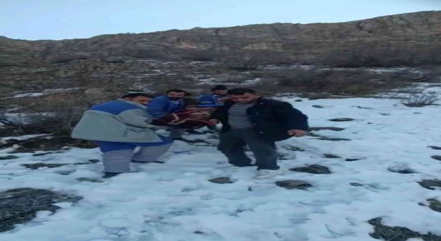 Kayalıklardan aşağı yuvarlanan KASKİ çalışanı yaralandı