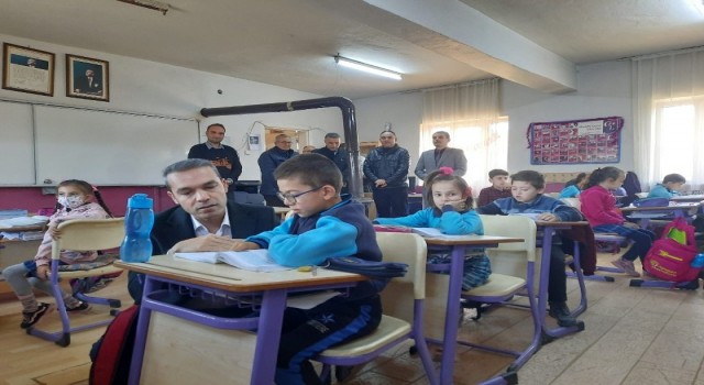 Kaymakam Çiçek: ”Bütün okullarımızda eğitimle ilgili her türlü desteği vermeye hazırız”