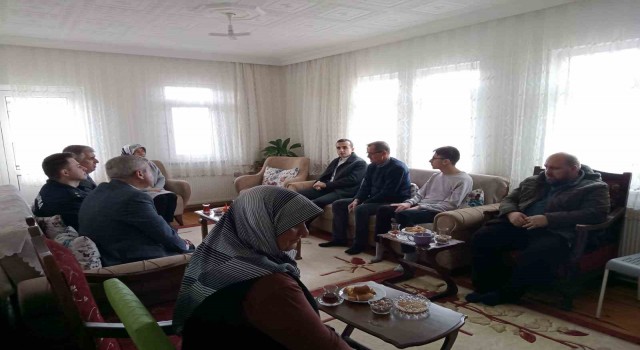 Kaymakam Okumuş, şehit ailesiyle görüştü
