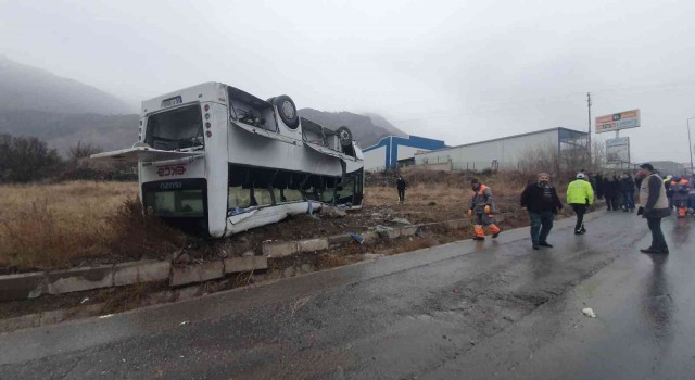 Kayseride yoldan çıkan işçi servisi takla attı: Çok sayıda yaralı var